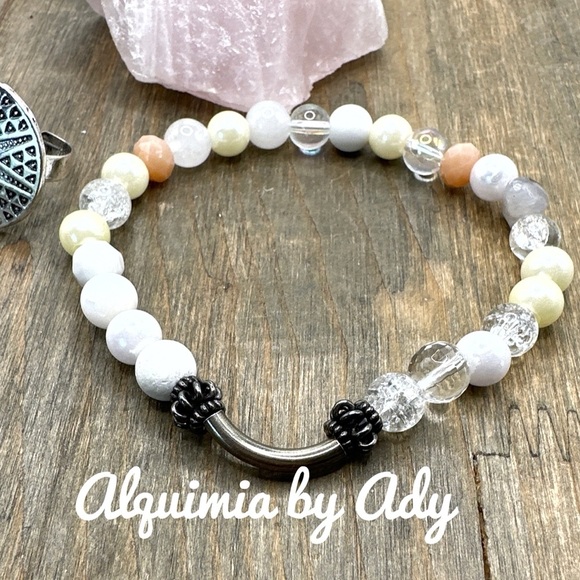 Dainty Milky white jade beaded handcrafted bracelet/ pure heart - Picture 1 of 6